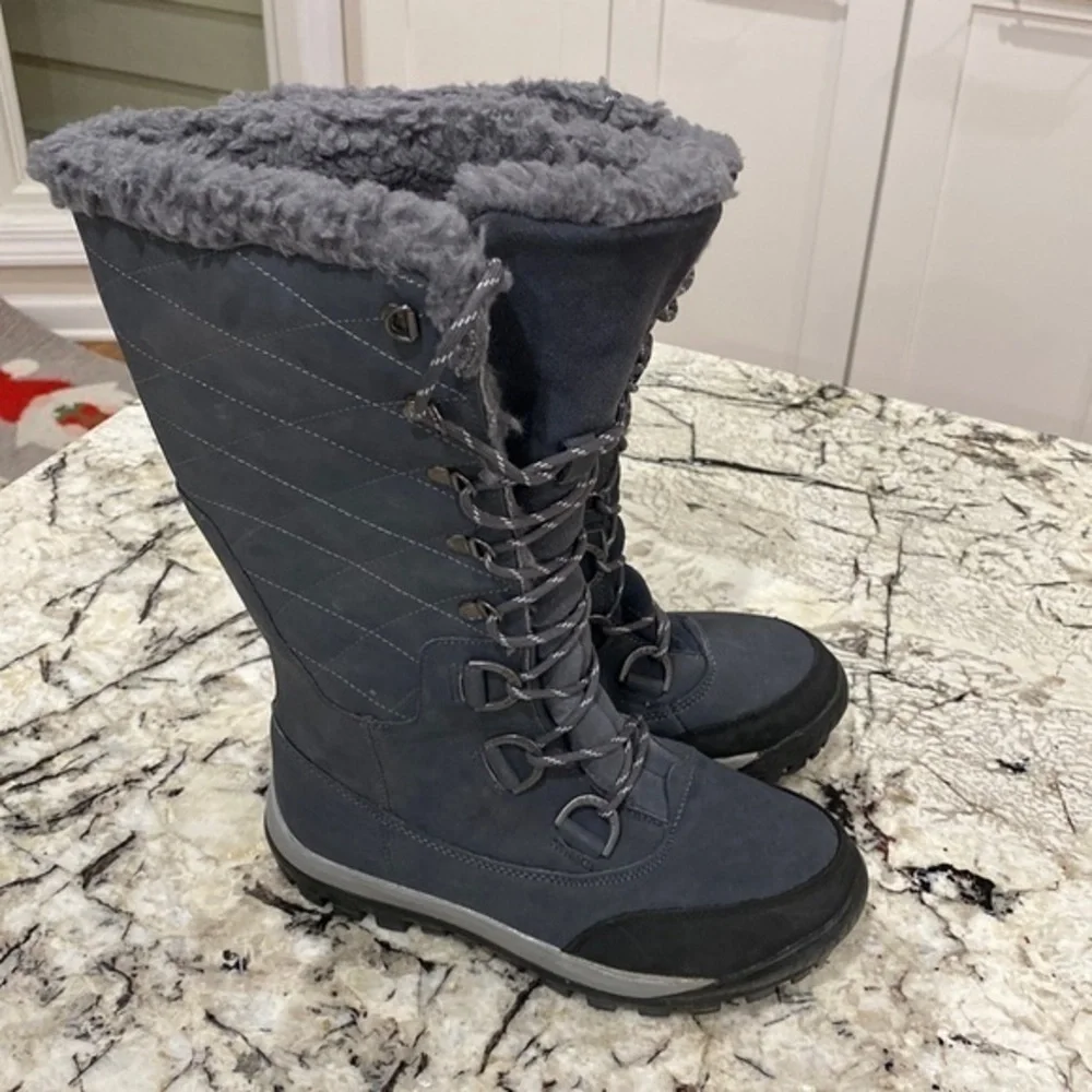 Bearpaw Women's Isabella‎ Snow winter Boots- size 6. Grey